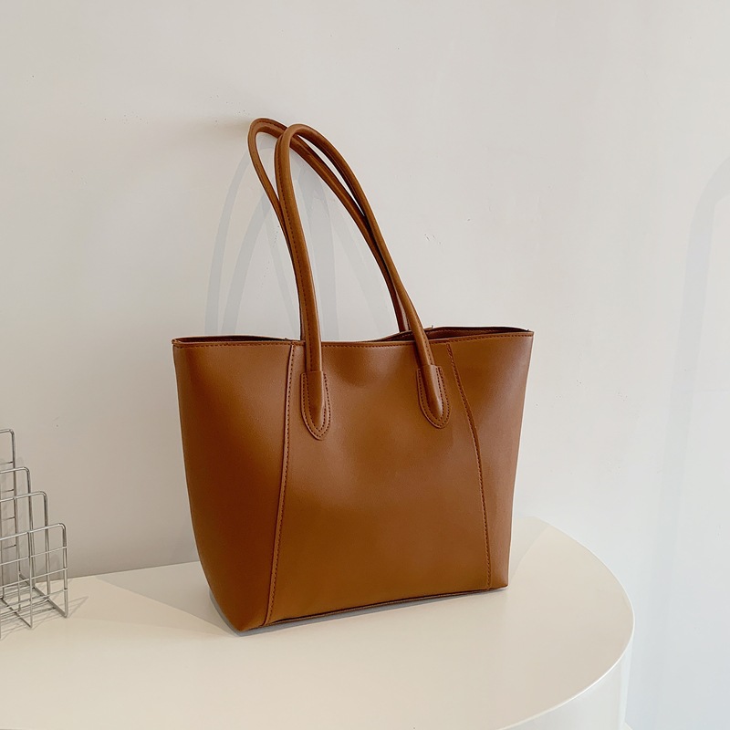 Bolsa de gran capacidad para mujeres 2023 nuevo otoño y invierno coreano universal para viajar al trabajo textura de moda bolso de hombro