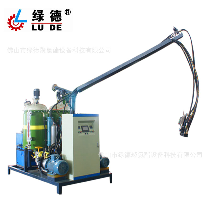 佛山绿德聚氨酯设备PU海绵坐垫，夹芯板/彩钢瓦等高压发泡机