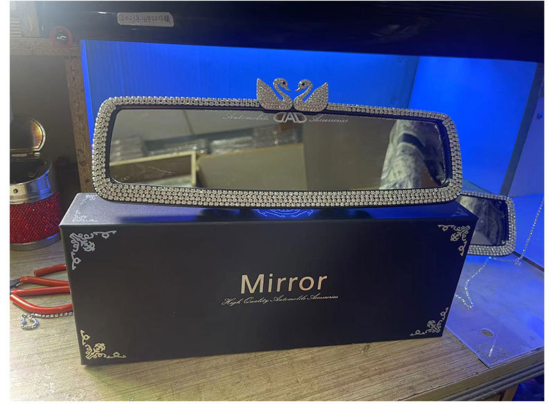New diamond-encrusted swan car rearview mirror decoration creative car car interior reversing mirror rearview mirror set decoration female pendant