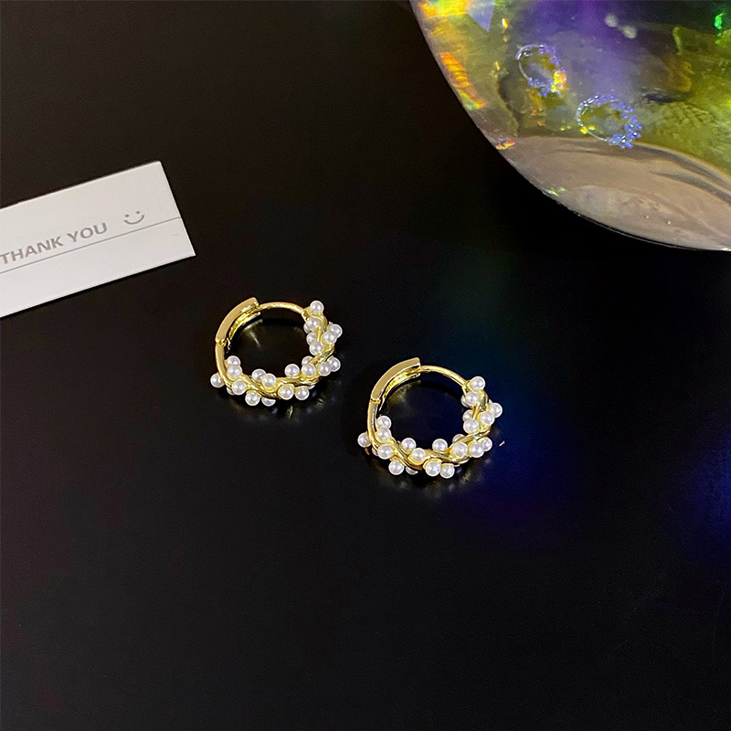 Copper Material Geometric Pattern Women'S Gender Plating, Inlay Design 1 Pair Casual Retro Geometric Copper Plating Inlay Artificial Pearls Earrings