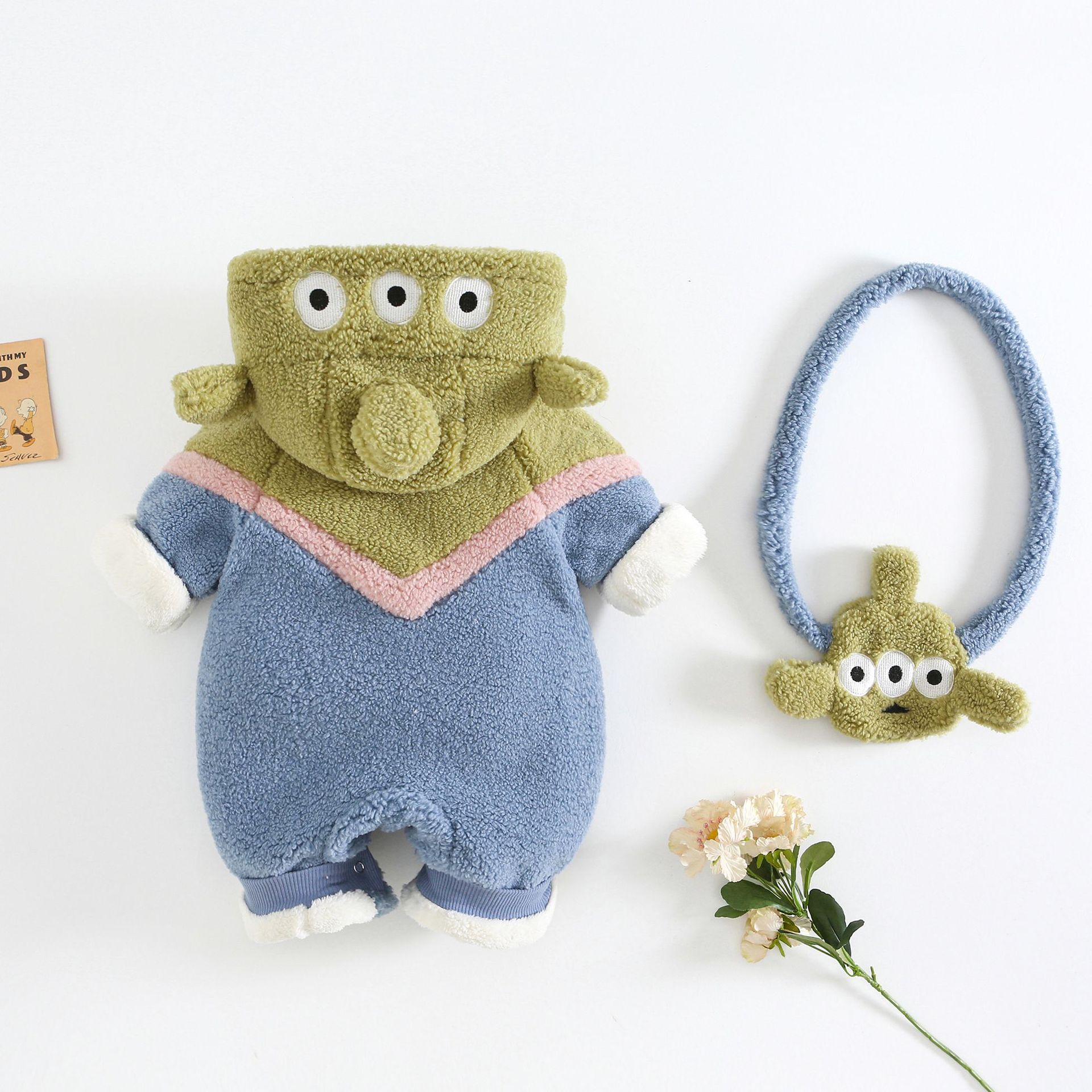 Lane Xiaobao Otoño e Invierno forrado de lana engrosada ropa de bebé 0-1 años de edad ropa de salida dibujos animados lindo mono bolsa gratis