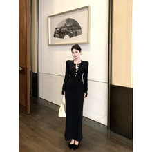 纯欲v领璀璨星空连衣裙秋冬新款气质收腰显瘦包臀裙女