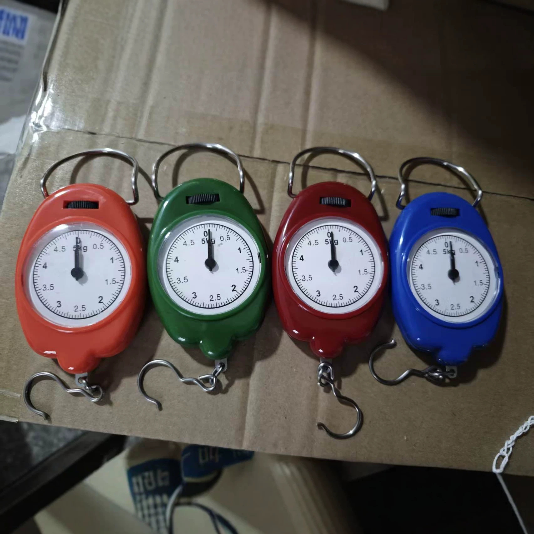 Báscula Mecánica Portátil de Resorte con Gancho 5 kg para Equipaje y Mensajería