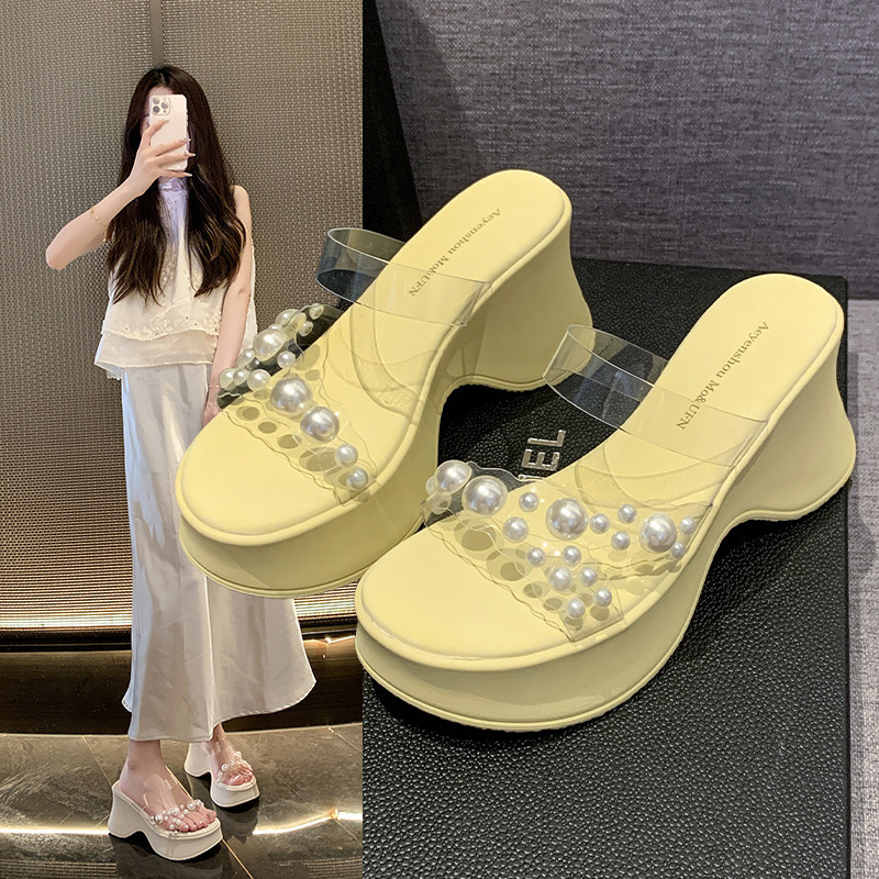 Pearl Design Thick-Soled Slip-On Sandals for Women, Summer 2025 New Korean Fashion Versatile Casual Height-Increasing Slippers Pearl Design Thick-Soled Slip-On Sandals for Women, Summer 2025 New Korean Fashion Versatile Casual Height-Increasing Slippers