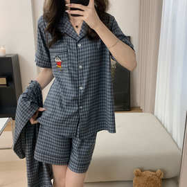 蓝灰色蜡笔小新云朵棉色织格三件套女睡衣