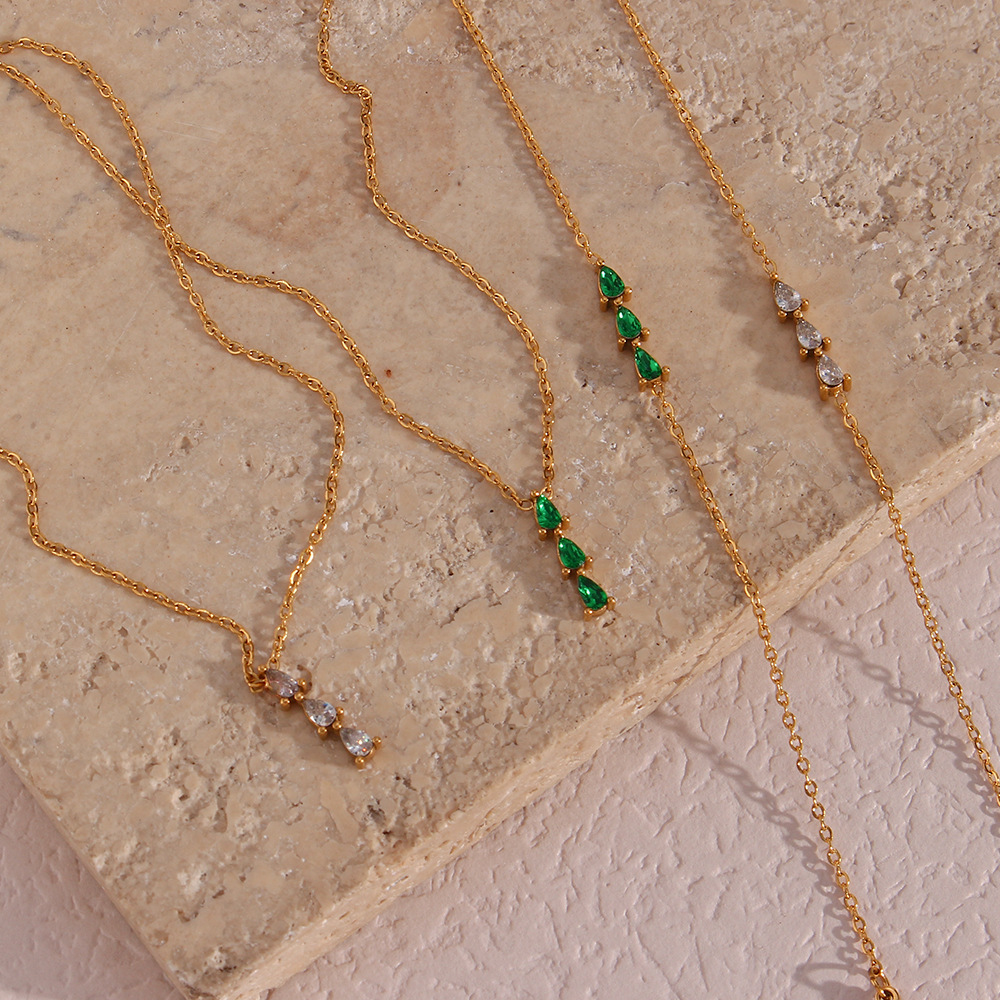 Elegant Geometric Stainless Steel Inlaid Zircon Necklace