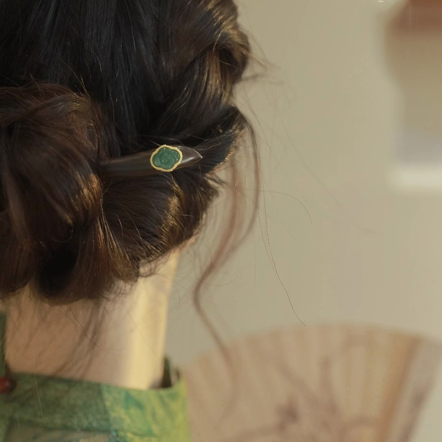 B56 Hetian 옥 녹색 Ruyi [천연 흑단]