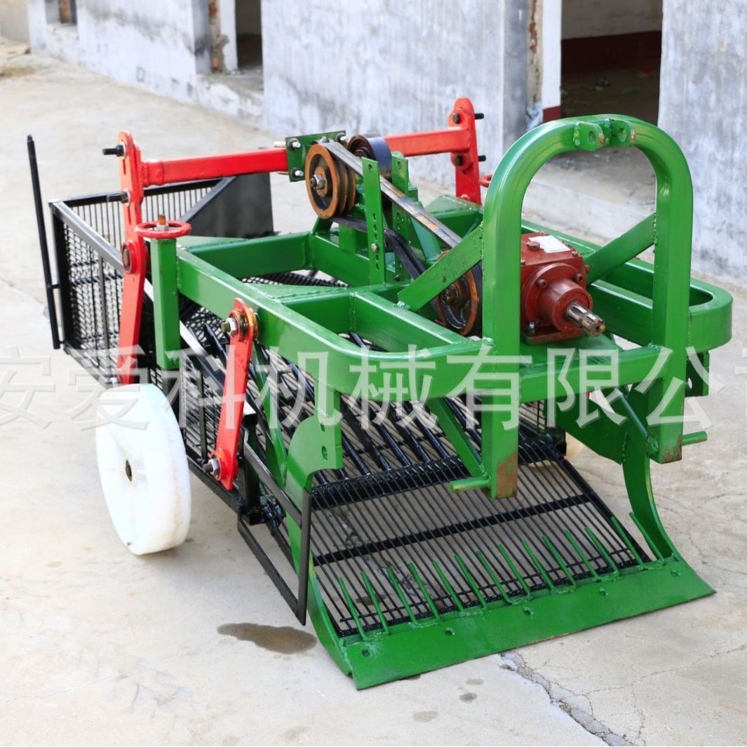 河南震动筛花生收获机平地花生起果机拖拉机带花生收获机可收落果