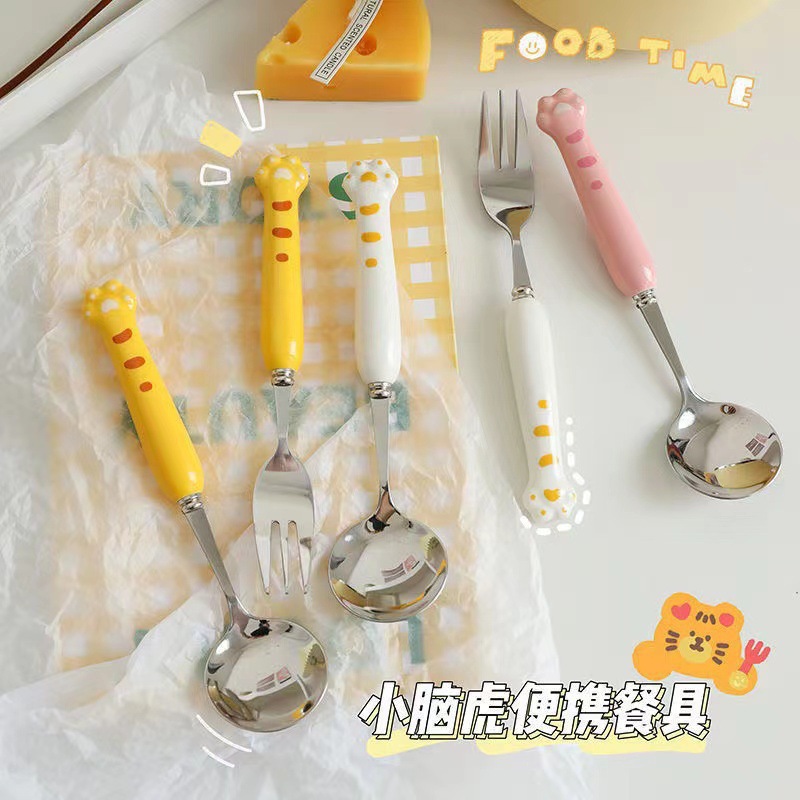 Cute and stylish spoon, trendy cartoon tiger design, children's cutlery. Contact customer service to customize logo and change shape
