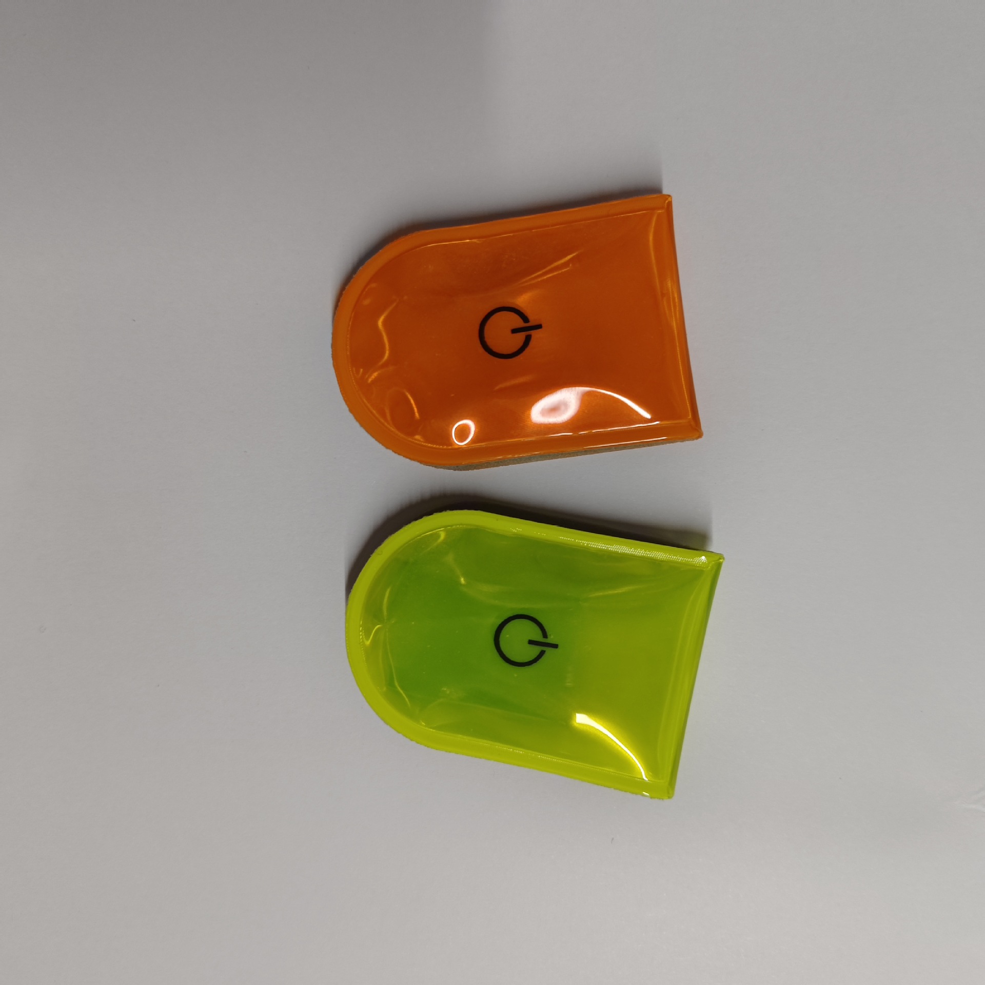 PVC反光磁铁夹led发光磁铁扣安全警示配带挂件