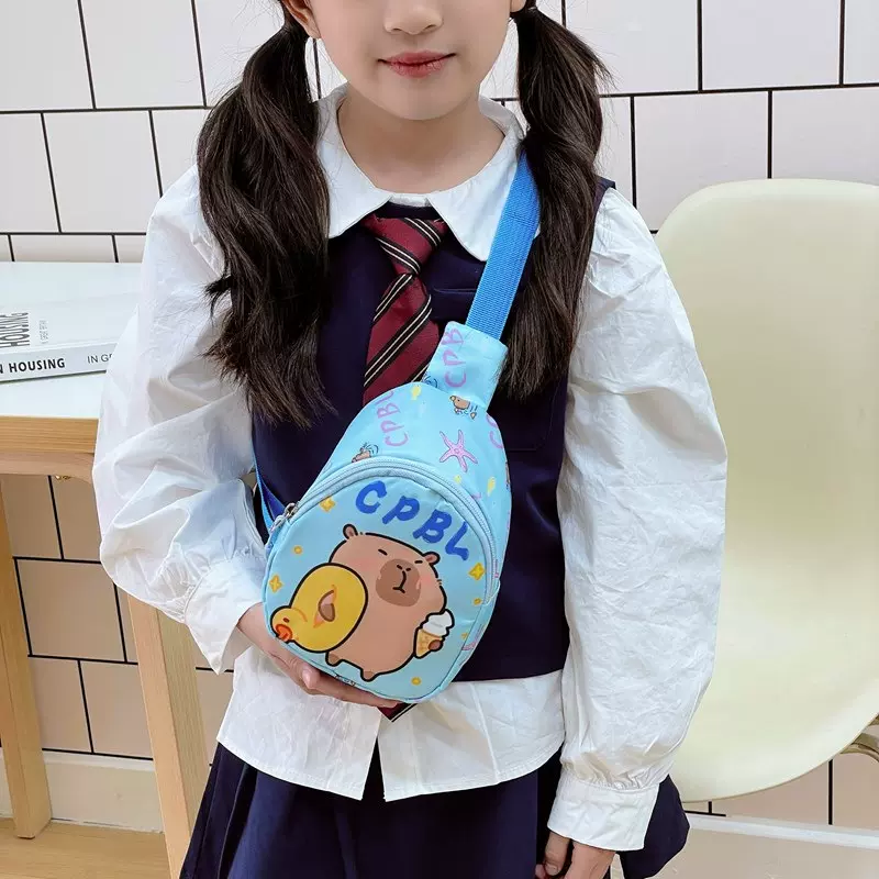 卡皮巴拉儿童斜挎包卡通幼儿园胸包可爱轻便零钱儿童包单肩包新款