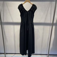 商场同款2024夏季新款女装气质V领泡泡袖显瘦收腰连衣裙40519019