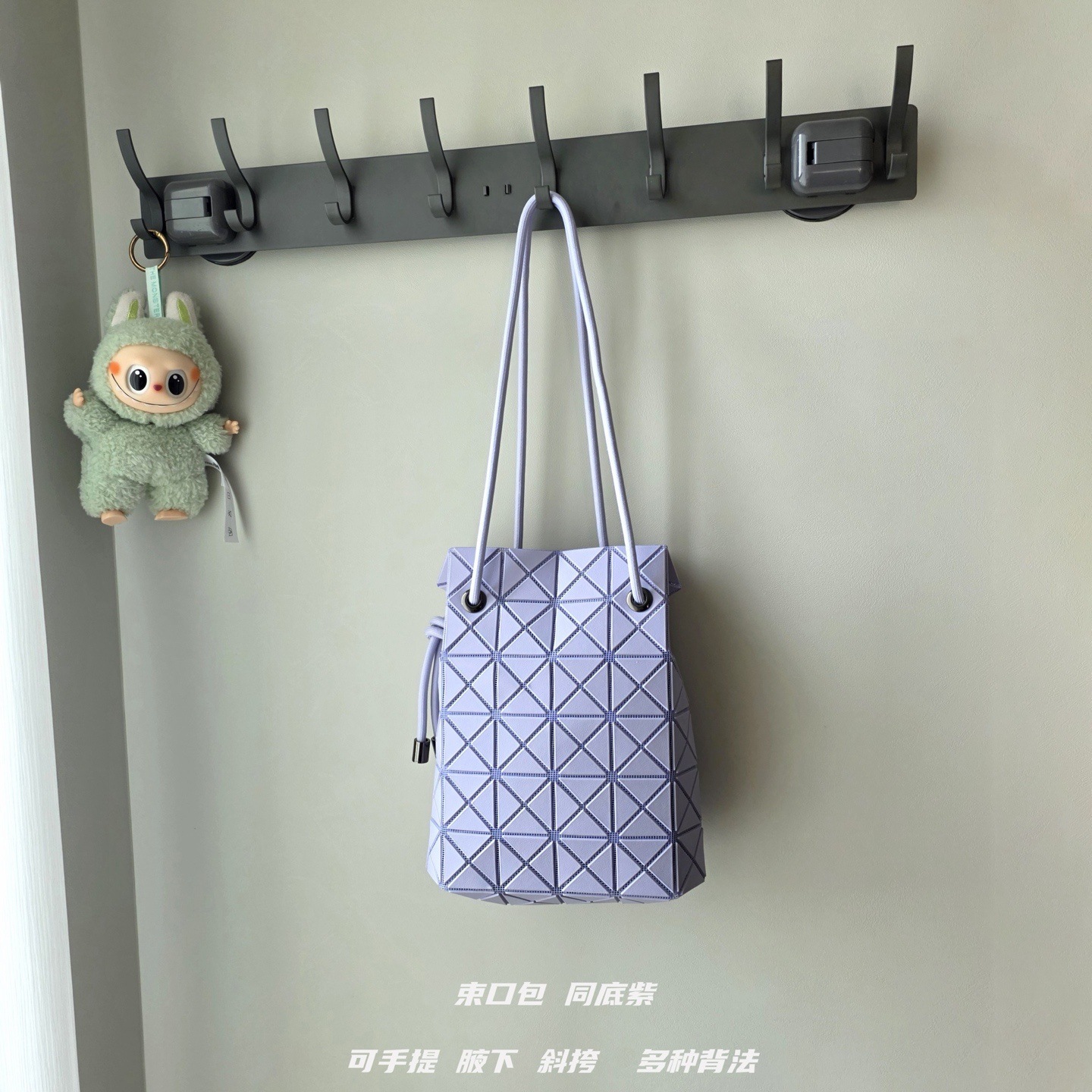 동일한 바탕의 보라색