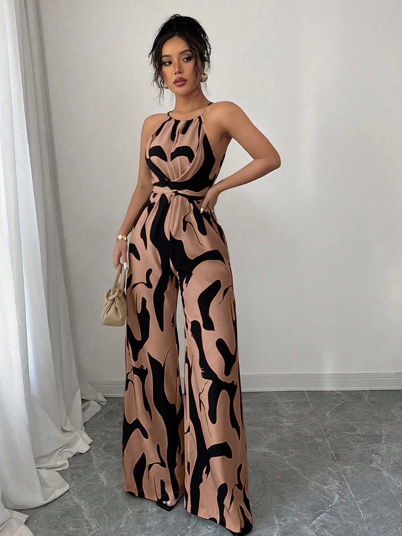 Damen Jumpsuit Mit Milch Muster Druck Halfter Ausschnitt Schwarz_voghion.com