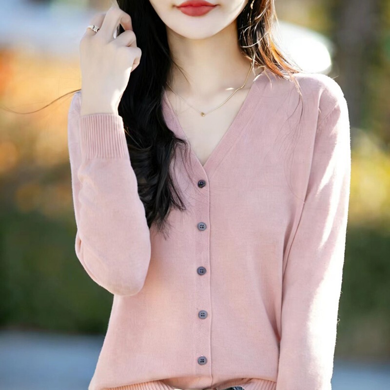 New autumn and winter V-neck pure cotton knitted cardigan for women, loose plus-size sweater, women's clothing, long-sleeved high-end top New autumn and winter V-neck pure cotton knitted cardigan for women, loose plus-size sweater, women's clothing, long-sleeved high-end top