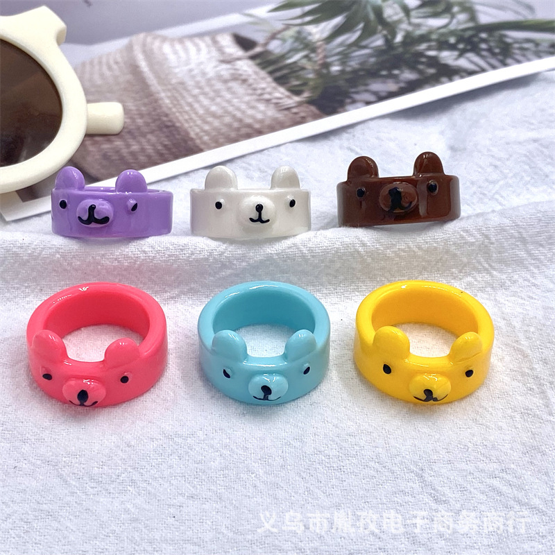 Europeo y americano personalizado macaron color tridimensional oso resina acrílico anillo creativo lindo anillo de dibujos animados