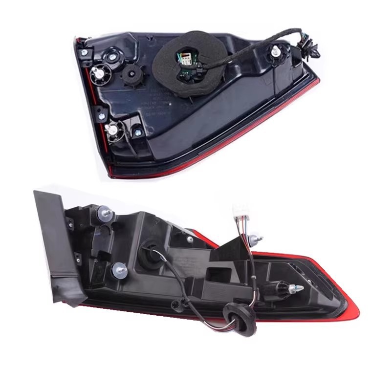 Suitable for 16-17-20-21 Geely Emgrand GL rear tail lamp assembly turn signal reversing lamp brake lamp housing