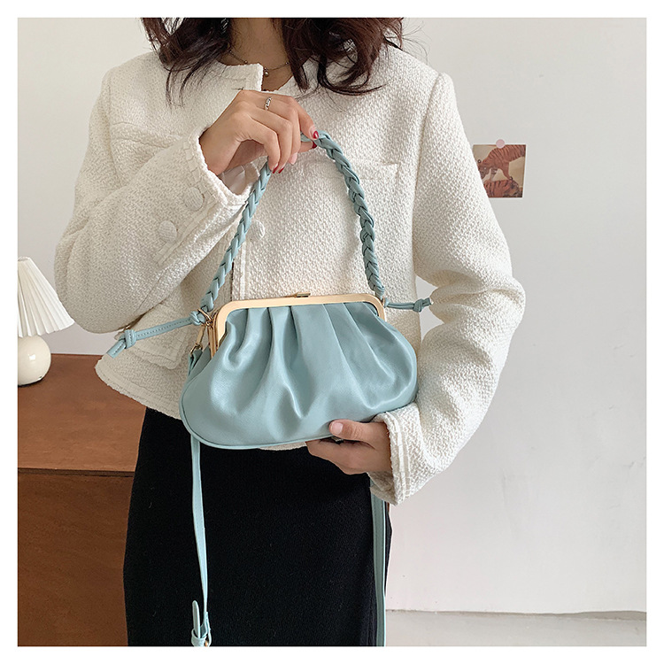 Wholesale Korean Style Pleated Single Shoulder Messenger Cloud Bag Nihaojewelry display picture 15