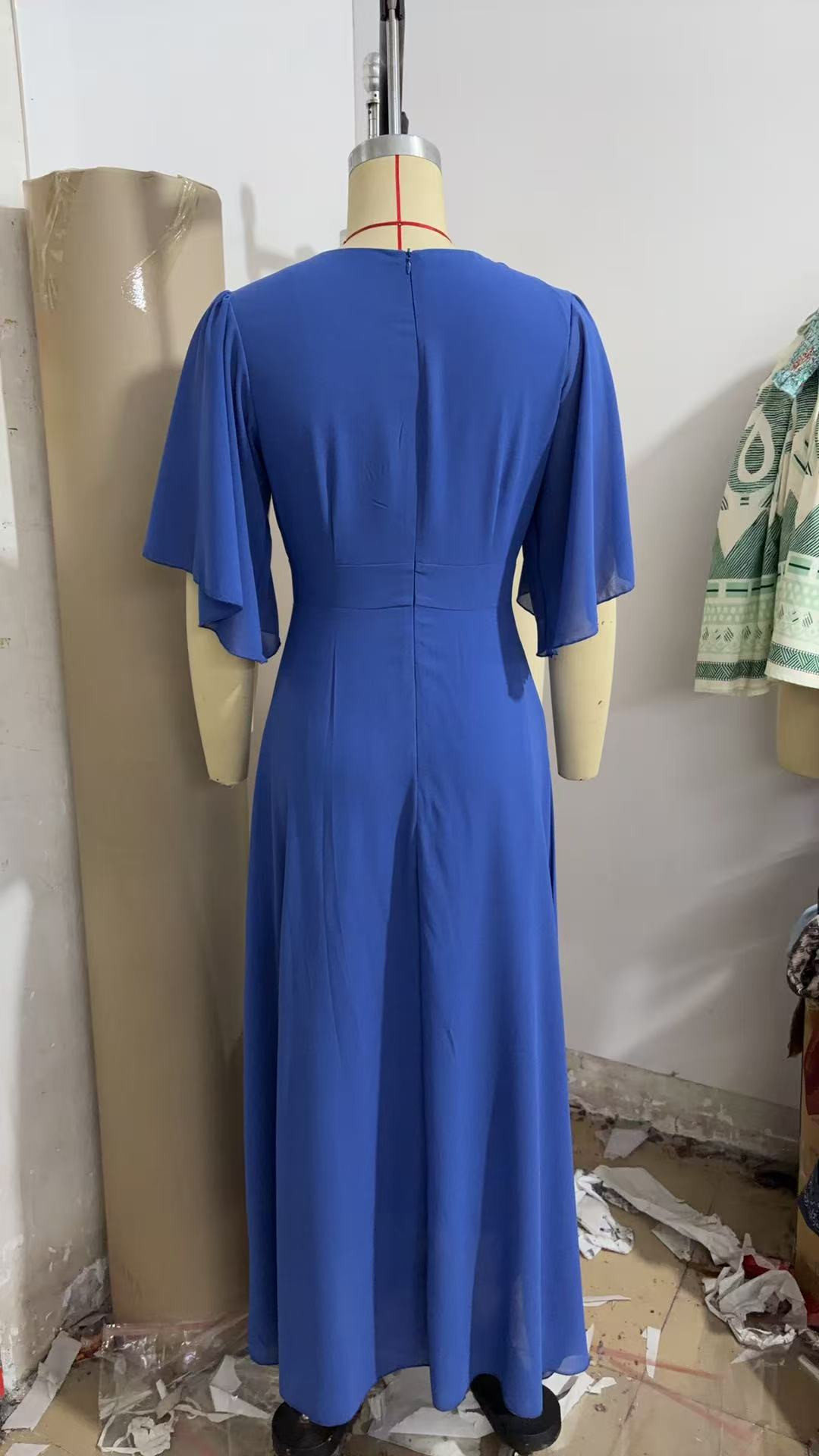 Women's V Neck Pleated Long Dress Solid Color Fashionable Design_ecoleips.com