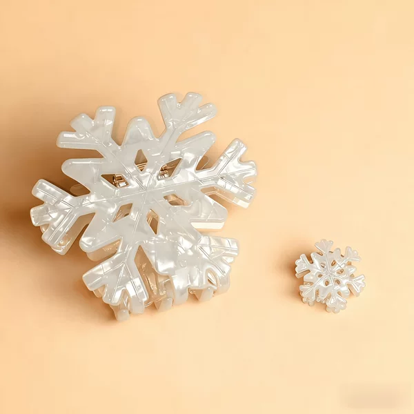 Cute Winter Snowflake Shaped Hair Clip, Simple and Versatile Christmas Hair Clip, Side Clip, Shark Clip, Women's Hair Accessory