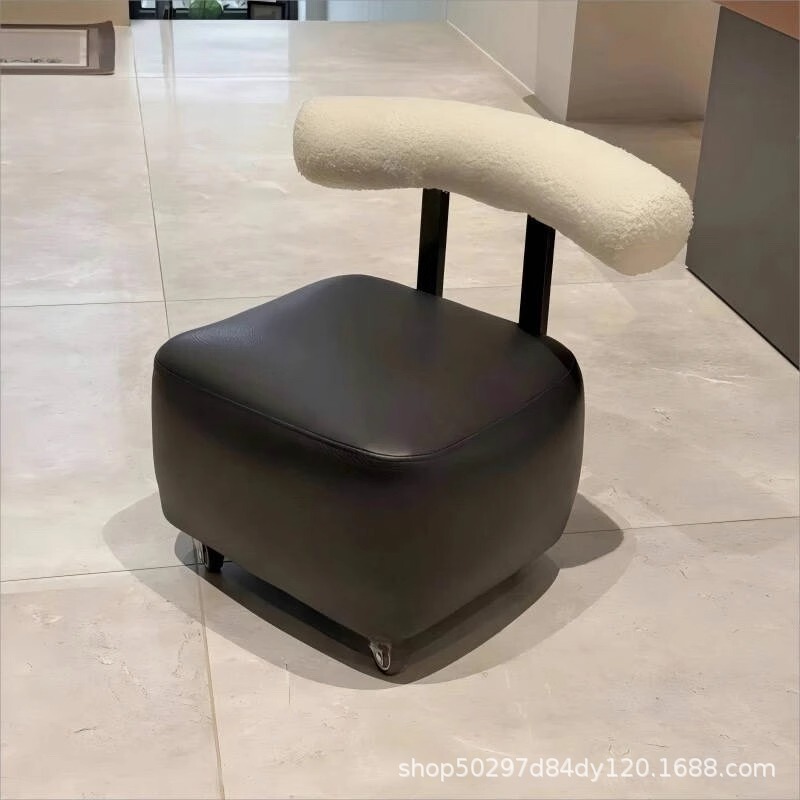 モバイルプーリー小さなベンチ玄関靴交換スツール背もたれコーヒーテーブルスツールヨーヨースツールユニバーサルホイール小さなスツール家庭用ロースツール|undefined