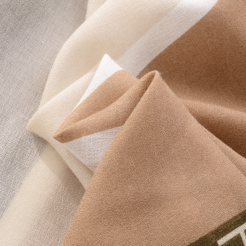 Venta caliente transfronteriza moda europea y americana gradiente de color a juego de rayas horizontales de algodón y lino siente la bufanda larga borla hecha a mano de las mujeres chal