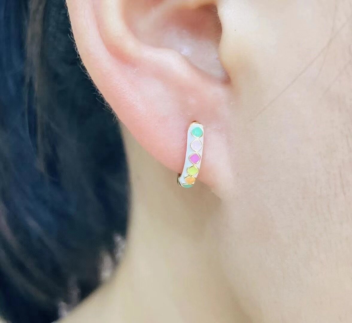 Simple C-shaped Diamond-shaped Oil Drip Enamel Copper Earrings Wholesale Nihaojewelry display picture 4