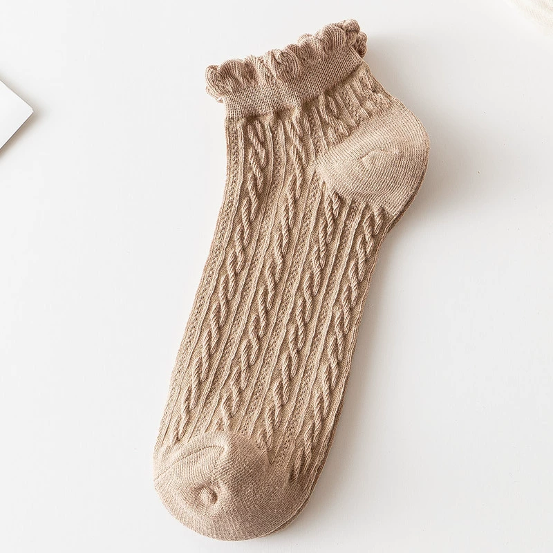 Серебряный? Нет. Оригинал: Mid‑calf breathable lace socks, embroidered cute motifs (rabbit/heart/flower), one size
