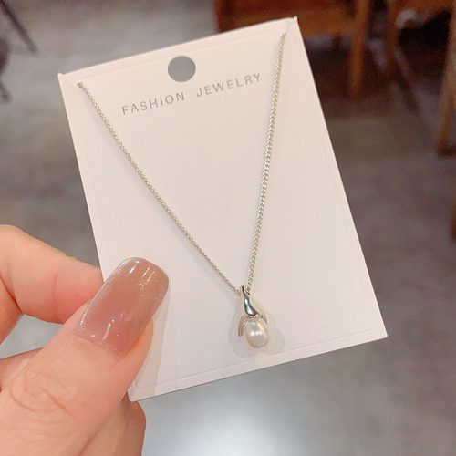 New Style Elegant Waterdrop Pearl Necklace for Women, Korean Version, Niche Influencer Fashion Collar Necklace, Simple Design Lock Chain