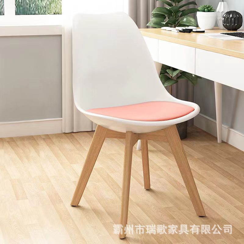 26 años de nueva silla de comedor de madera maciza silla nórdica simple doméstica maquillaje de dormitorio silla de mesa silla de red