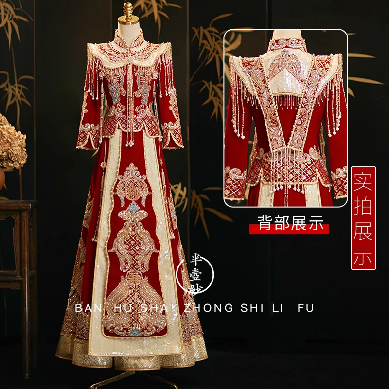 豪華なベルベットの秀和服ビーズ刺繍 2025 新しい鳳凰冠と霞のマキシドレスブライダルウェディングチャイナドレス重工業の外出服|undefined