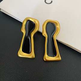 法式复古简约小众设计滴油钥匙孔造型耳环时髦个性气质高级感耳饰