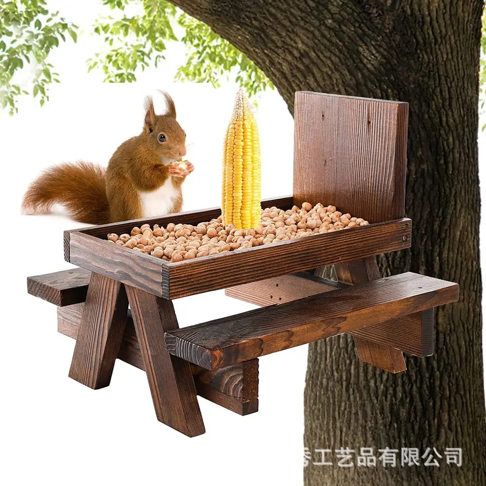 木质松鼠喂食器户外园林松鼠投食器宠物餐桌带长凳喂食台