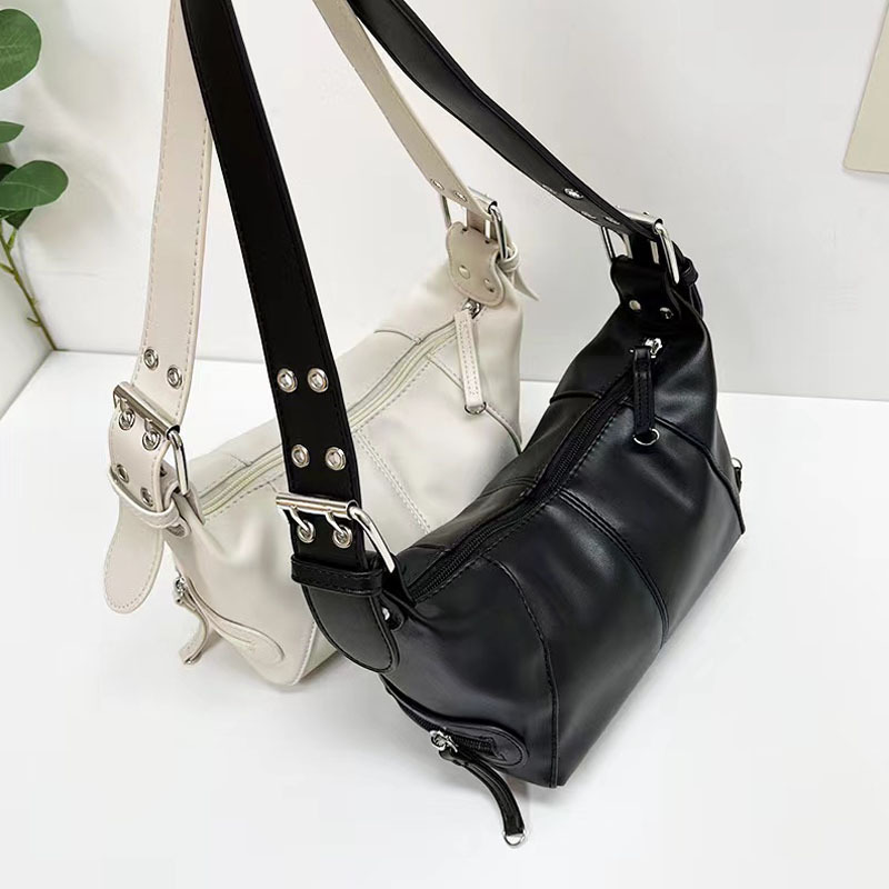 Women's Small Pu Leather Solid Color Streetwear Square Zipper Baguette Bag display picture 3