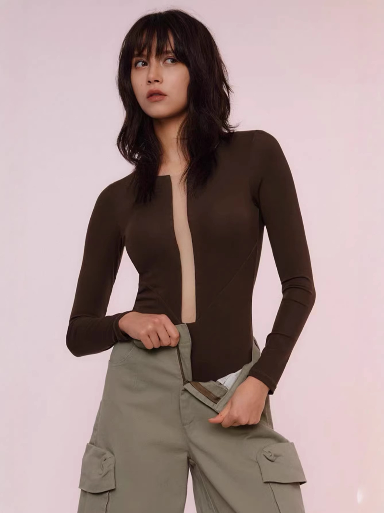 Diseño de nicho sexy al vacío camiseta mujer 2025 otoño invierno interior con sujetador sin usar cintura alta elástica para adelgazar