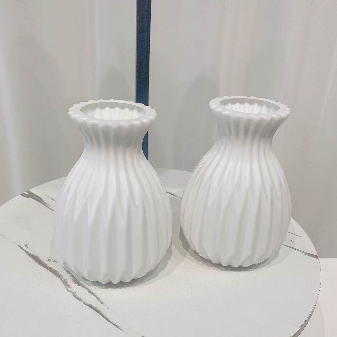 간단한 스타일 창조적 인 꽃병 거실 꽃 장식품 작은 신선한 색 꽃병 장식품 플라스틱 꽃병 크로스 국경 핫 세일