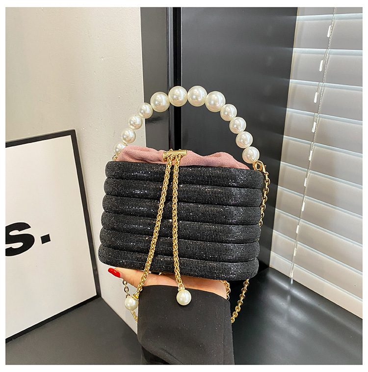 Women's Small All Seasons Pu Leather Solid Color Elegant Classic Style Round String Shoulder Bag Handbag Chain Bag display picture 2