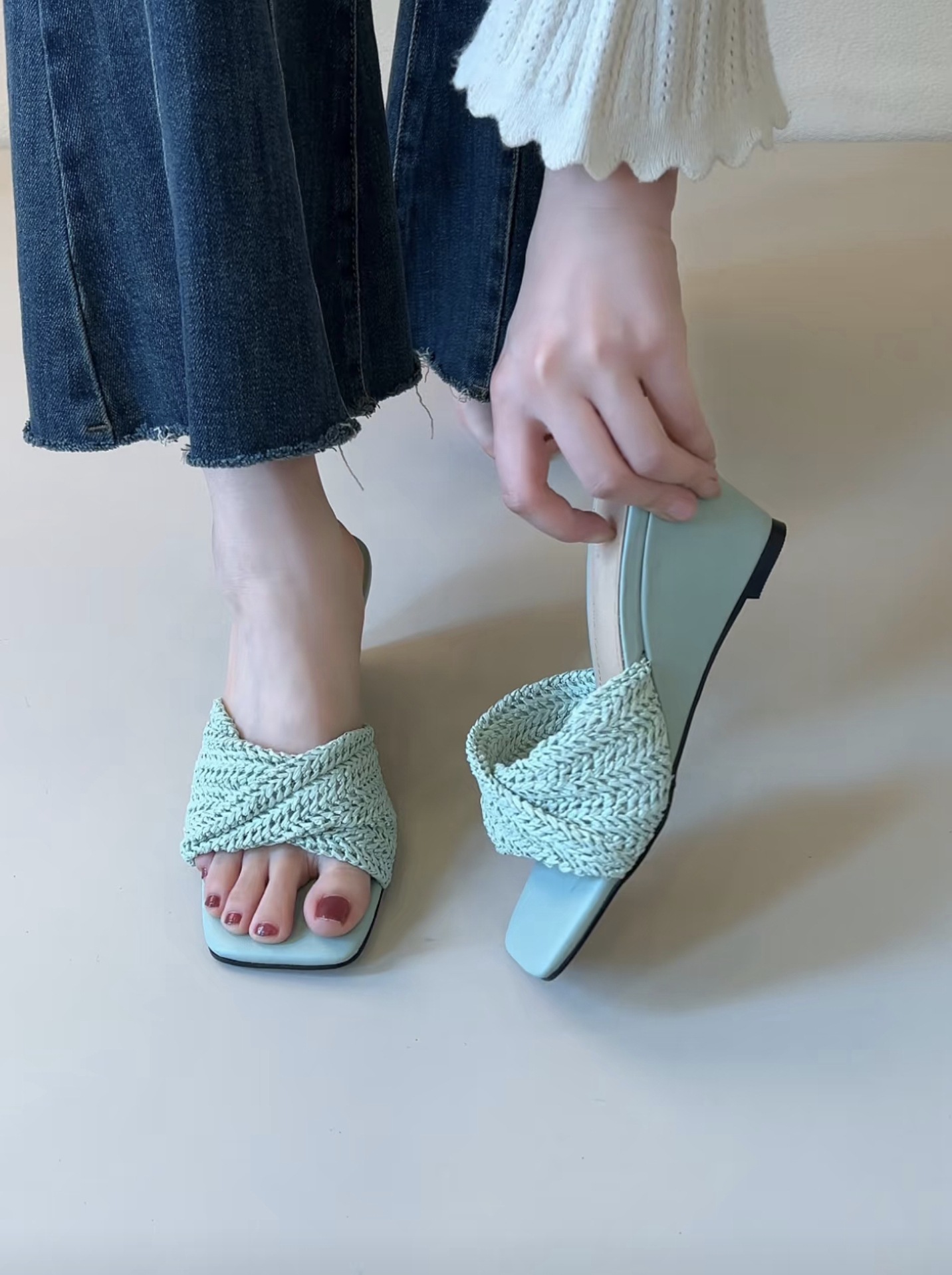 Sandal cao gót nữ quai chéo mũi vuông hở ngón, gót thô 6 cm — Cao gót màu trắng gạo 6 cm chi tiết 5