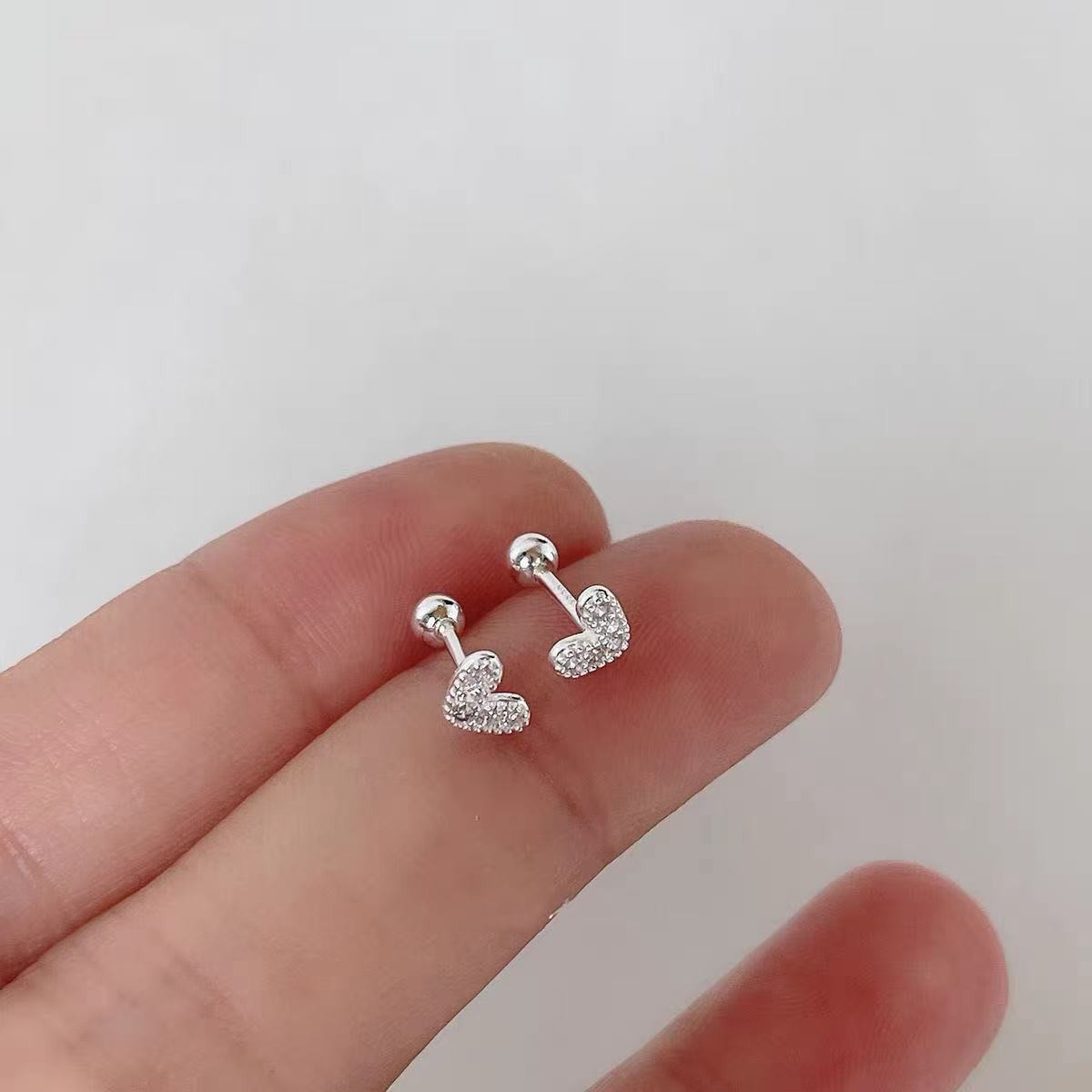 Cubic Zirconia And Pearl Stud Earrings For Everyday Elegance_voghion.com