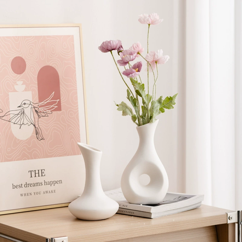 Белая простая полая круглая керамическая ваза с косым горлышком, свежий и простой современный стиль для гостиной, ТВ-тумбы, дома в деревенском стиле.