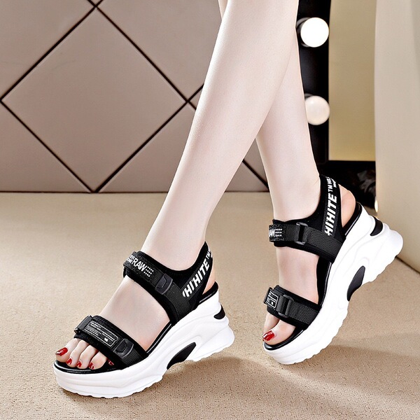 Fashionable comfortable lightweight casual beach sandals platform…