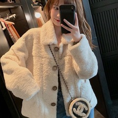 子羊のベルベットのコートを真似ている女性の冬の愛の新しい韓国版は、カジュアルな中の長さを厚くして、コートの女性の潮に合わせています