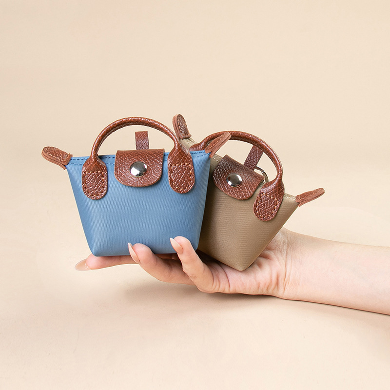2025 Spring and Summer Niche Design Mini Nylon Dumpling Bag Fashionable Casual Style Lightweight Compact Lipstick Storage Bag for Women