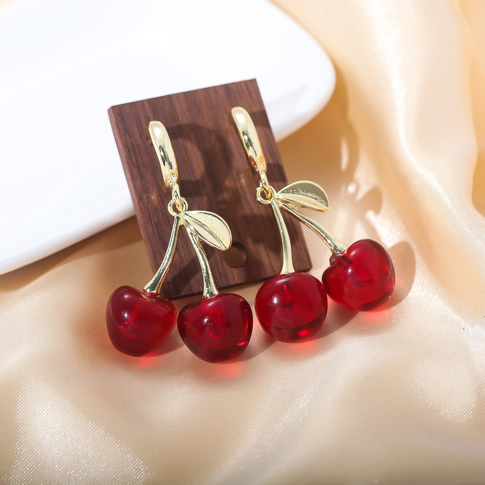 16g Weight Alloy Ear Needle Material Drop Earrings Classification 1 Pair Quantity Casual, Daily Occasion Zinc alloy Material Cherry Pattern Women's Gender Sweet Style 1 Pair Sweet Cherry Zinc Alloy Drop Earrings 10