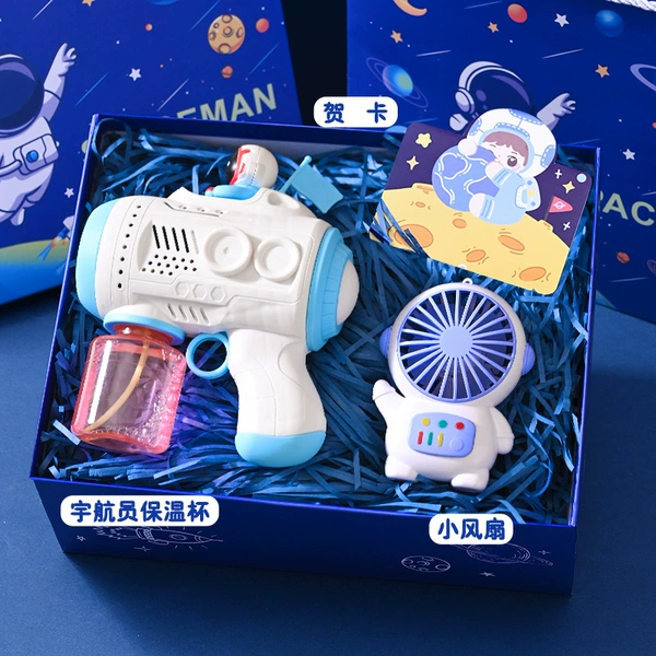 Astronaut, stationery, gift box