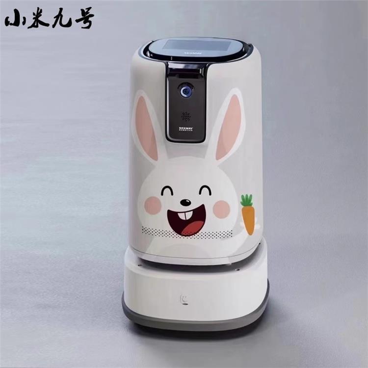 酒店机器人 九号飞碟无人驾驶 送餐自动乘梯提醒写字楼物业必备