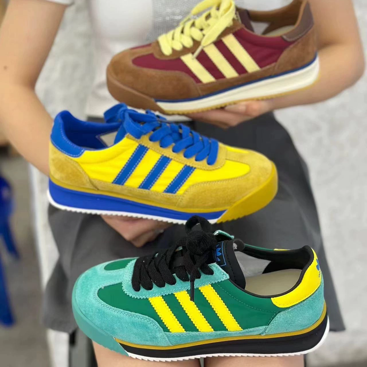 Женские повседневные кроссовки 2025 года из натуральной кожи, увеличивающие рост, в ретро-стиле, немецкие тренировочные туфли, плоские кроссовки, спортивные кеды, цвета леденцов