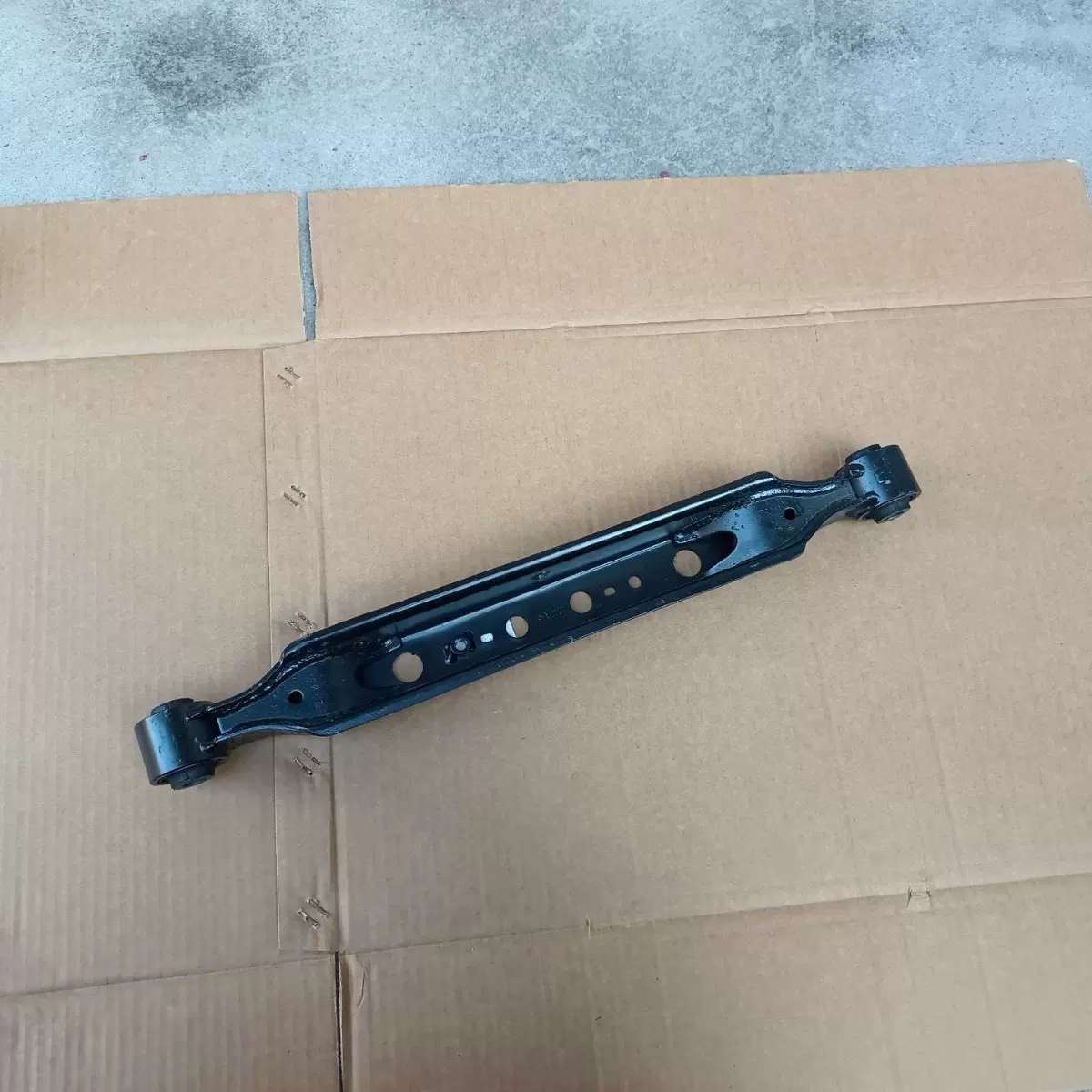 适用于日产 逍客(J10) 2007-2013奇骏 后下摆臂 控制臂 底盘悬挂