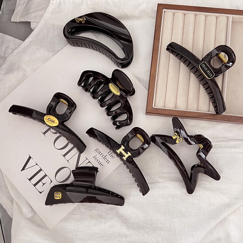 2023 New Cross Large Grab Clip Metal Letter All-match Shark Clip Advanced Internet Celebrity Back Head Clip