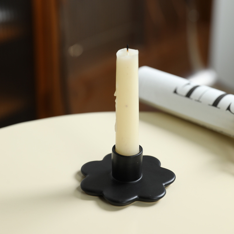 Creatividad moderna en adornos de mesa de cerámica decoración suave de escritorio artesanía creativa en blanco y negro soporte de vela